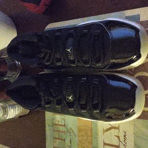 Jordan retro 11 black